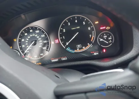 2014 BMW X3 xDrive28I z USA, uszkodzony, nr VIN 5UXWX9C59E0D27698